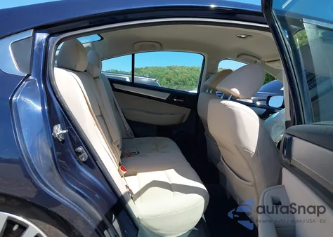 2018 Subaru Legacy 2.5I Premium z USA, uszkodzony, nr VIN 4S3BNAF69J3040055